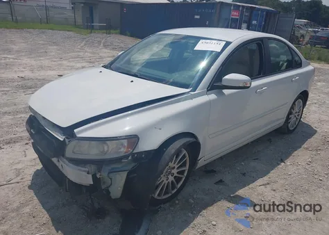 2011 Volvo S40 T5/T5 R-Design z USA, uszkodzony, nr VIN YV1672MSXB2539191